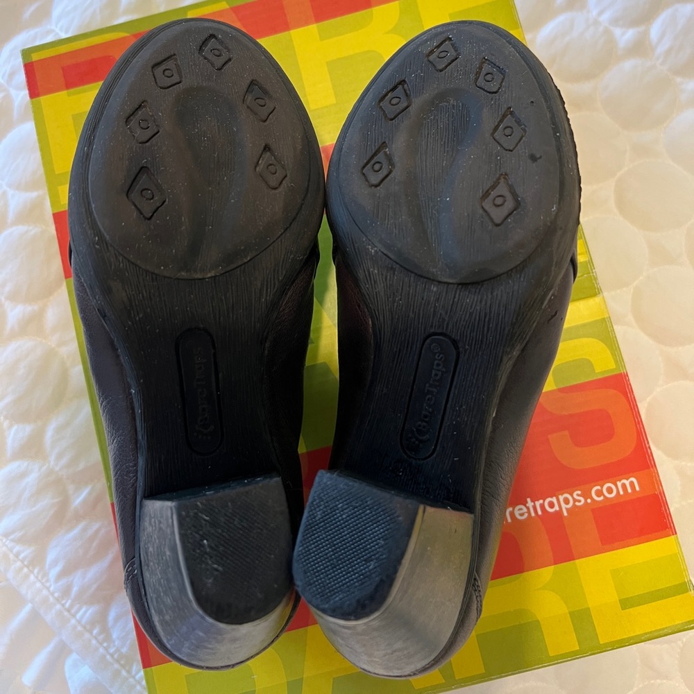 BareTraps “Fallon” brown shoe booties in size 6.5 Medium. - Picture 8 of 9